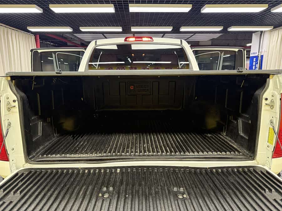 Toyota Tundra 2018 immagine di auto #39