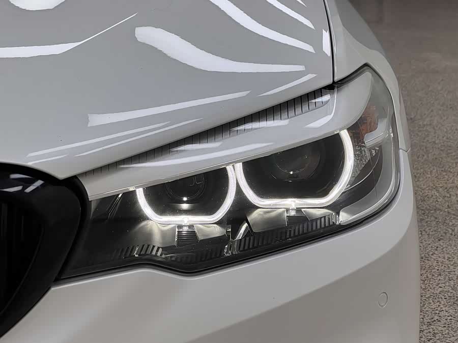 BMW 5 Series 2019 car image #39