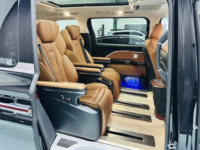 HongQi HQ9 2023 #39 HongQi HQ9 2023 car image #39