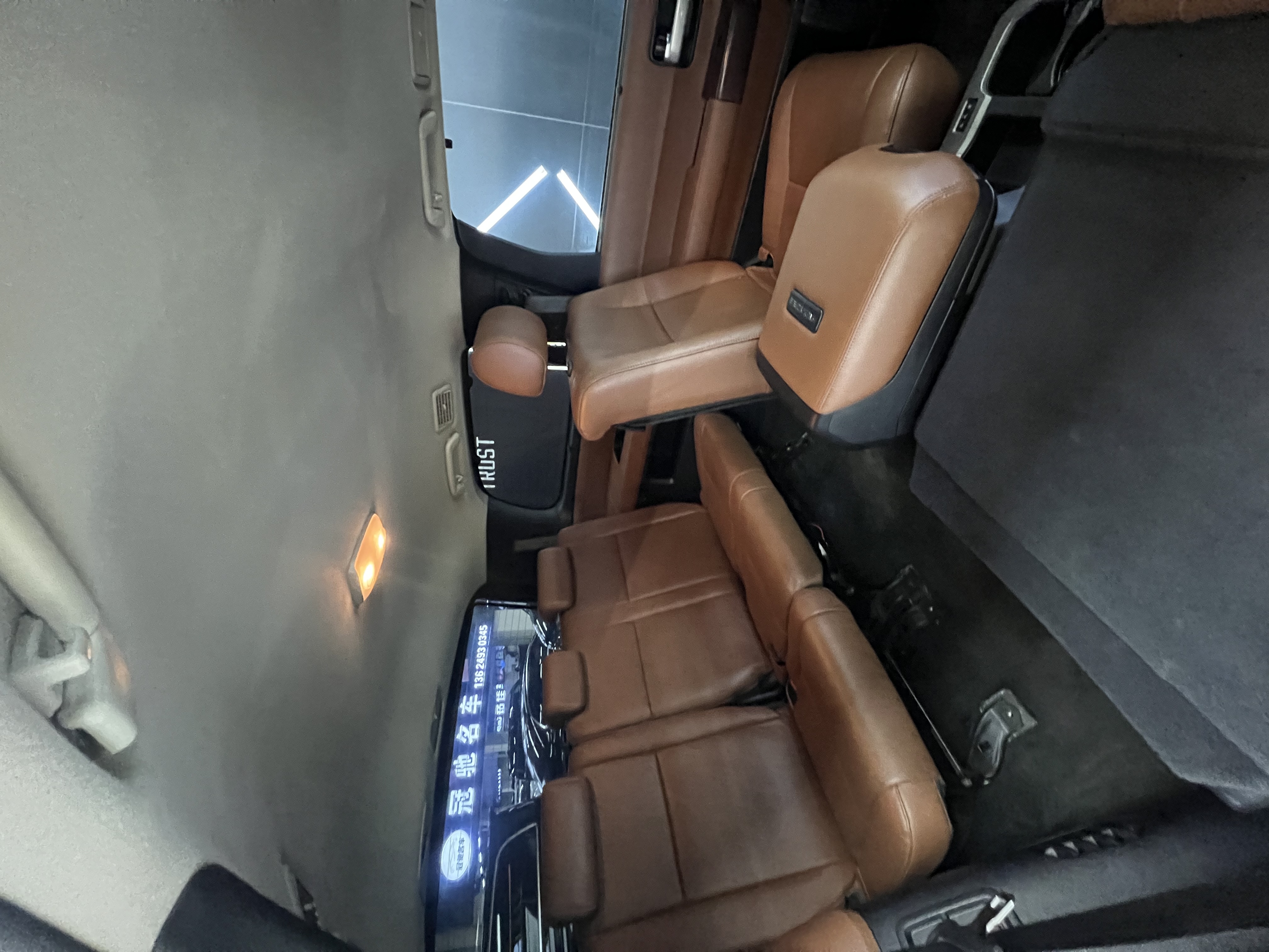 丰田 红杉 2011 汽车图片 #39