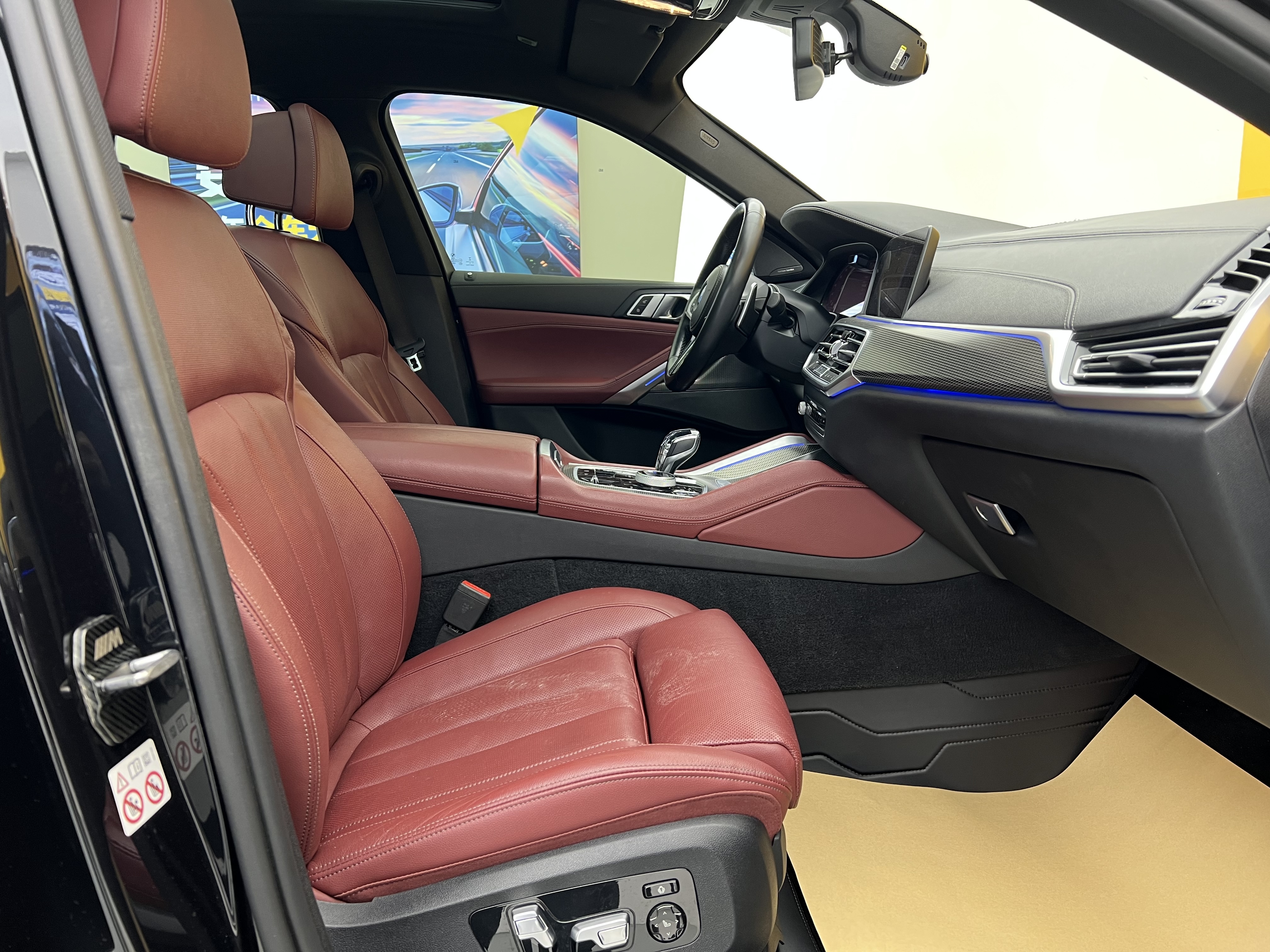 BMW X6 2021 car image #39