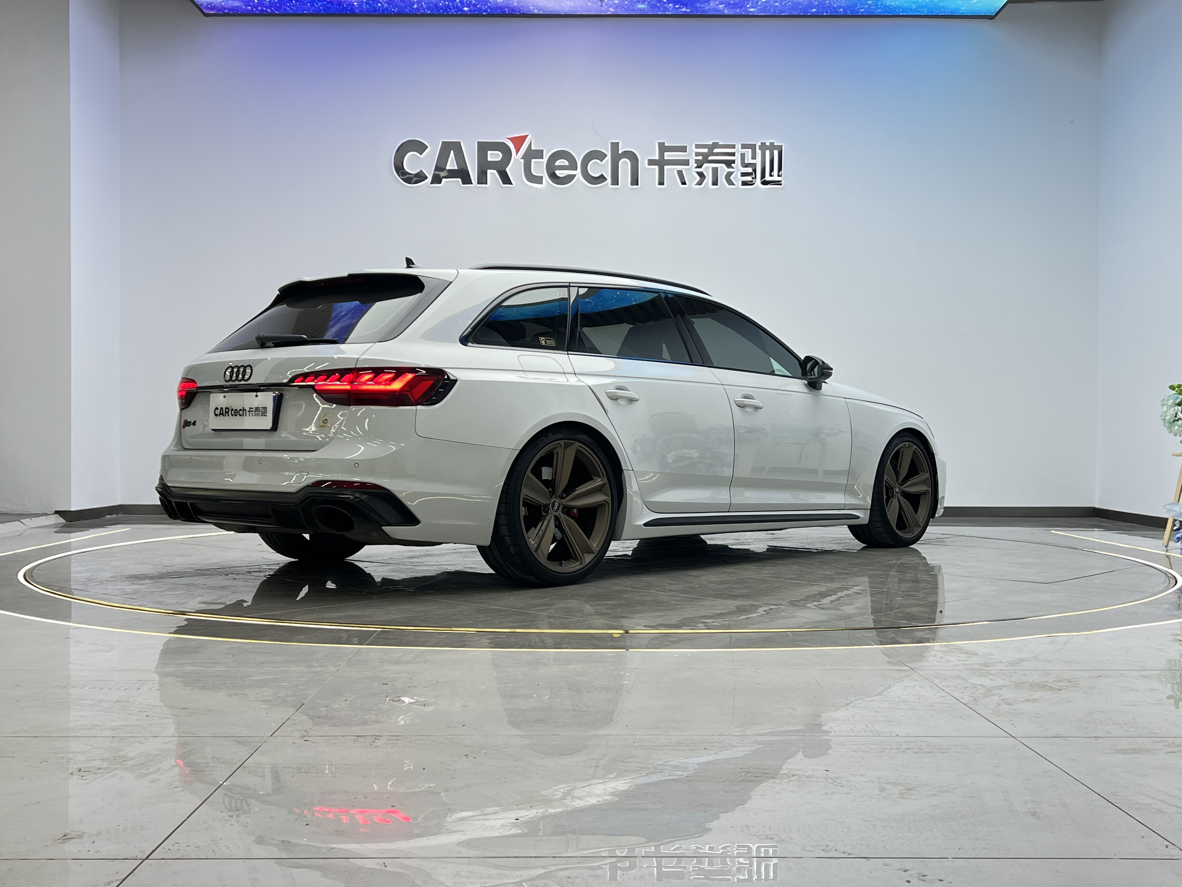 Audi RS 4 2022 car image #39
