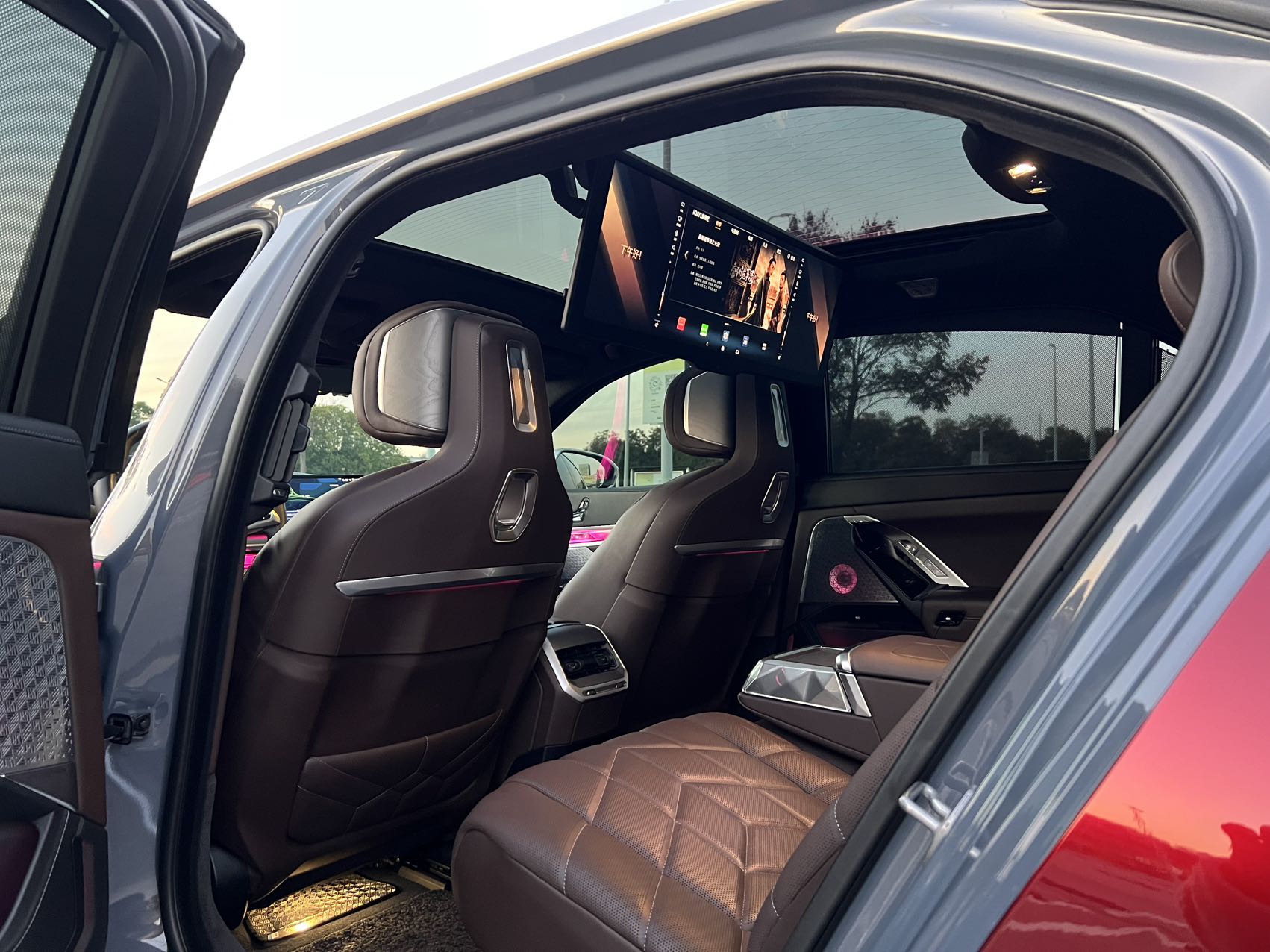 BMW i7 2023 car image #39