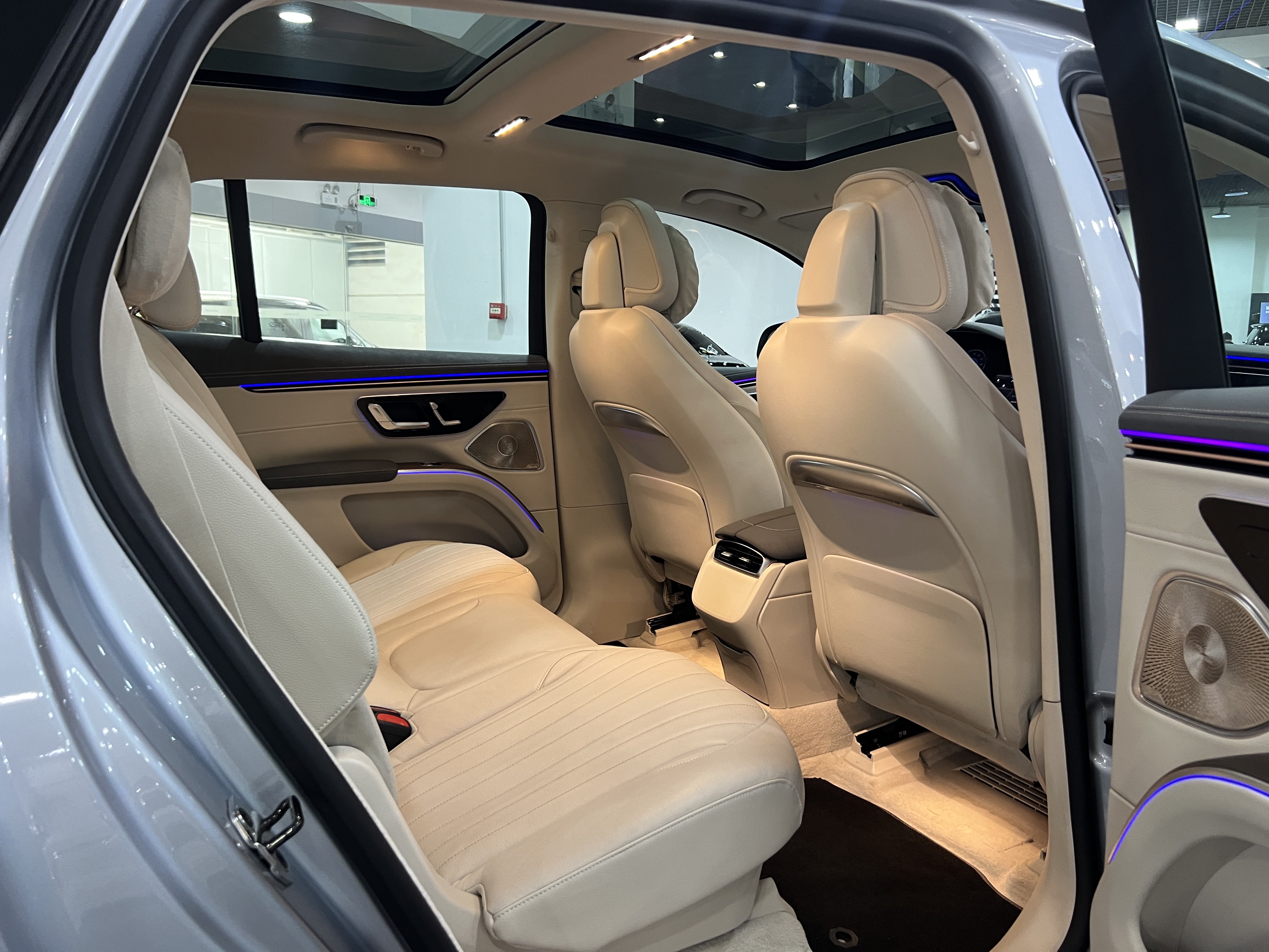 Mercedes-Benz EQS SUV 2023 car image #39