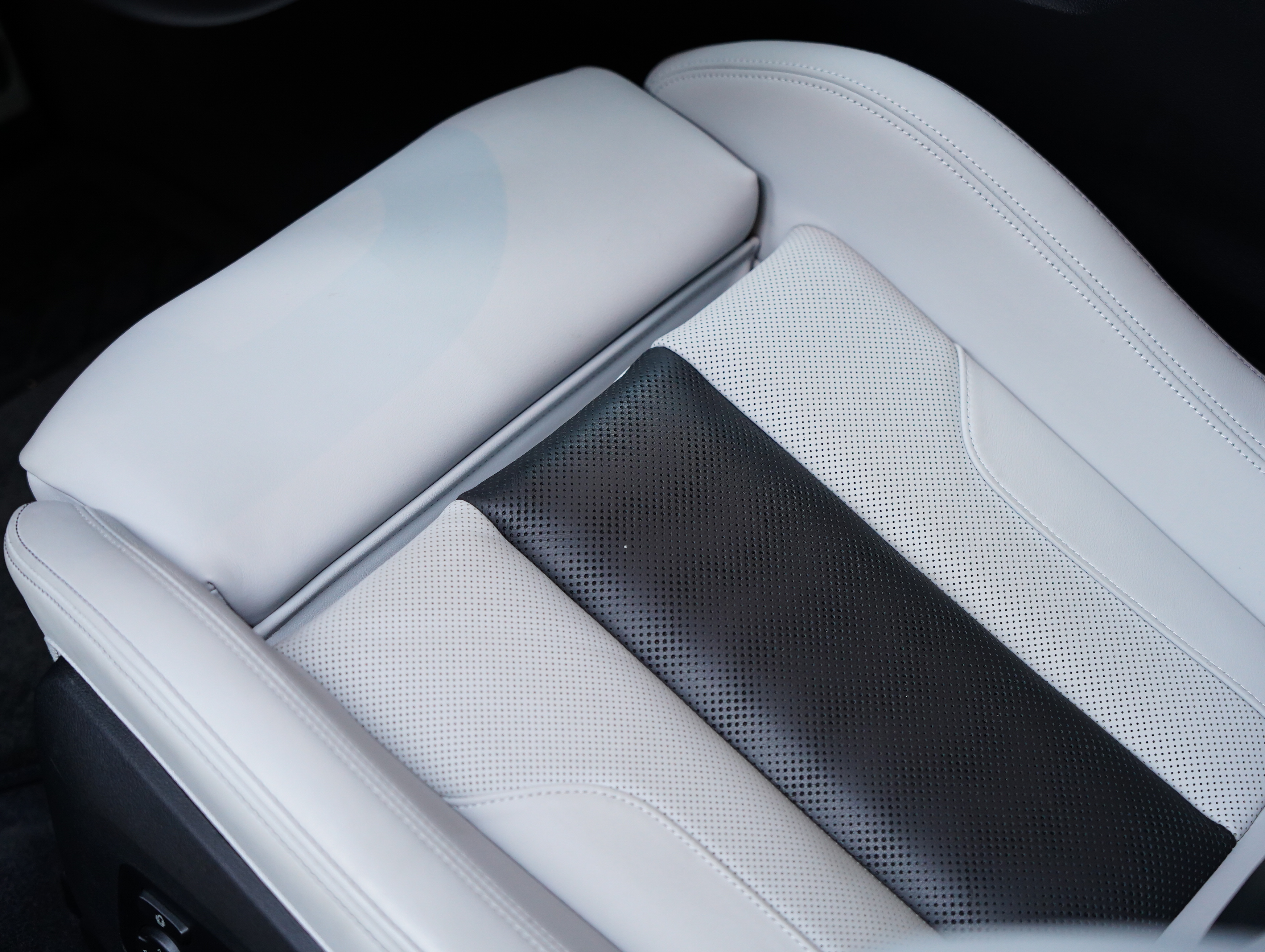 BMW M4 2025 imagen de coche #39