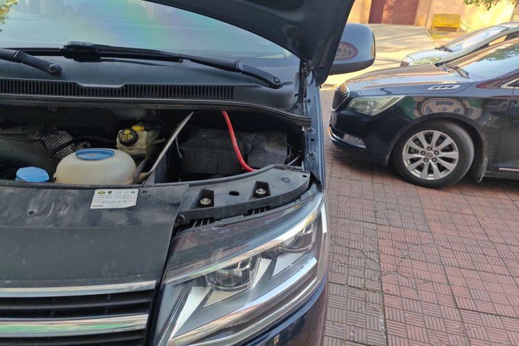 Volkswagen Caravelle 2018 immagine di auto #39