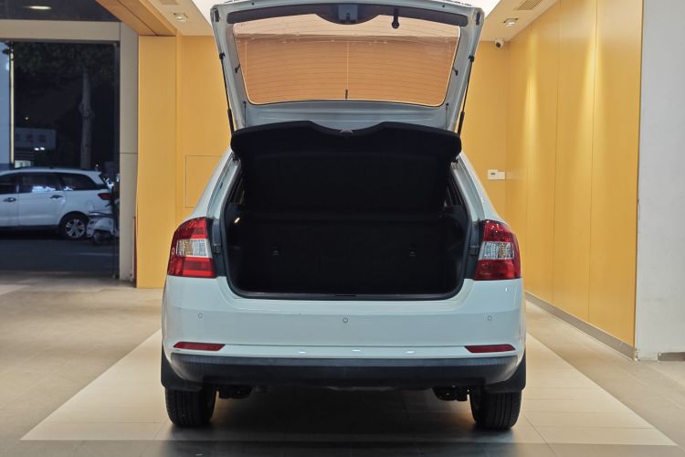 Skoda Rapid Spaceback 2019 car image #39