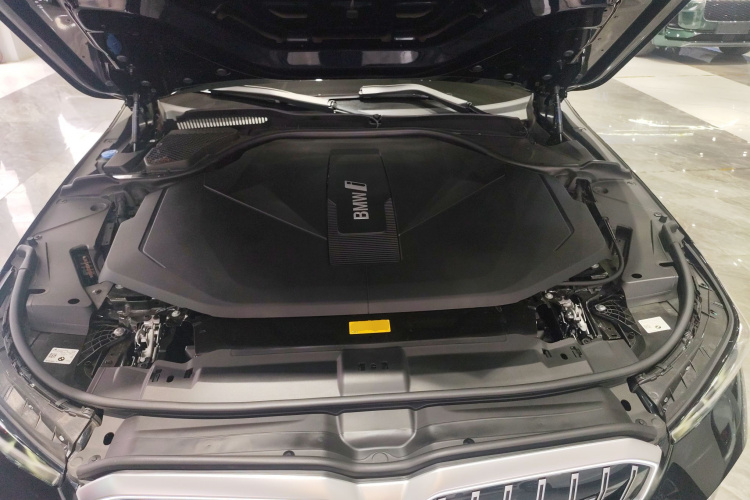 BMW i5 2024 car image #39