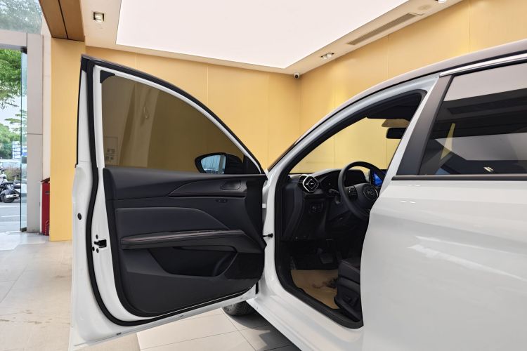 5 2024 car image #39
