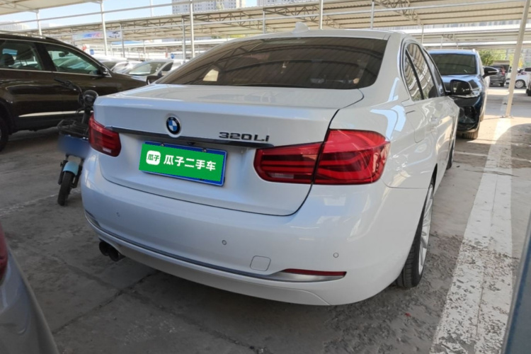 BMW 3 Series 2018 #6 BMW 3 Series 2018 car image #6