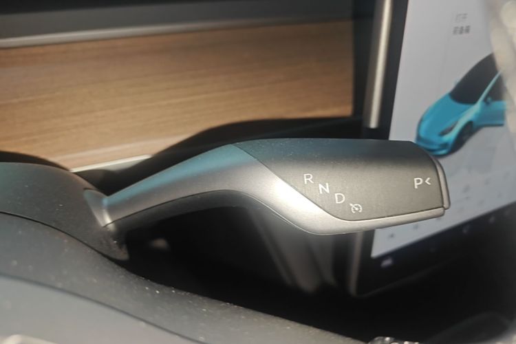 Tesla Model 3 2022 car image #14