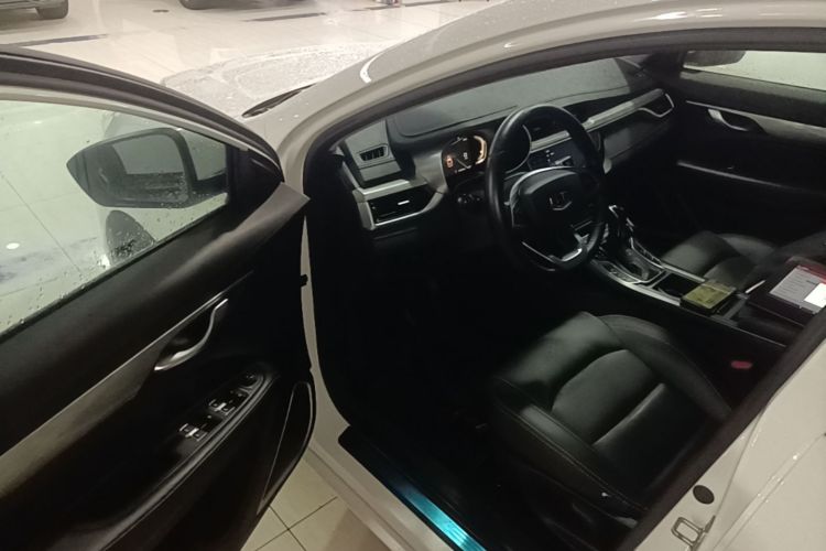 GEELY Emgrand 2019 #16 GEELY Emgrand 2019 car image #16