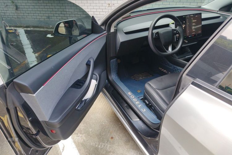 Tesla Model 3 2024 car image #18