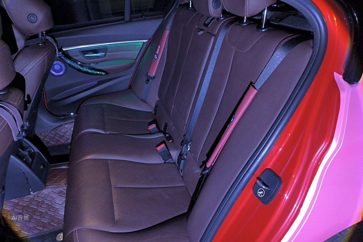 BMW 3 Series 2018 #19 BMW 3 Series 2018 car image #19