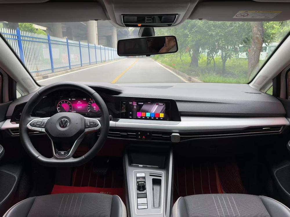 Volkswagen Golf 2022 car image #8