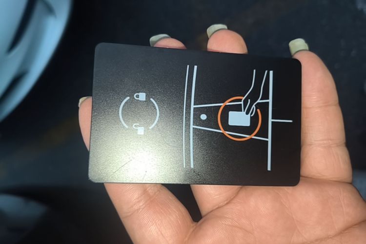 Tesla Model 3 2023 car image #14