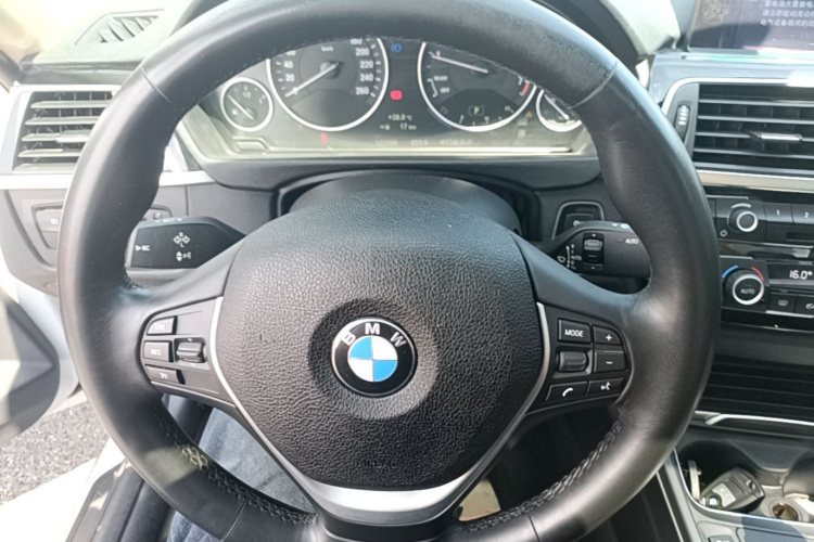 BMW 3 Series 2019 #11 BMW 3 Series 2019 car image #11