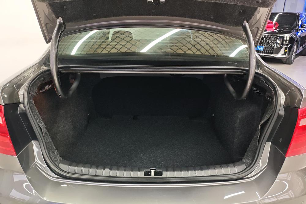 Volkswagen Bora 2013 immagine di auto #17