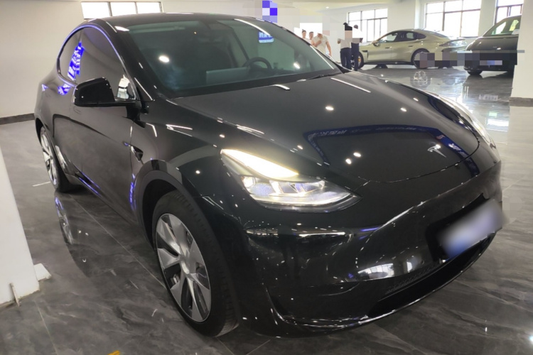 Tesla Model Y 2022 #4 Tesla Model Y 2022 car image #4
