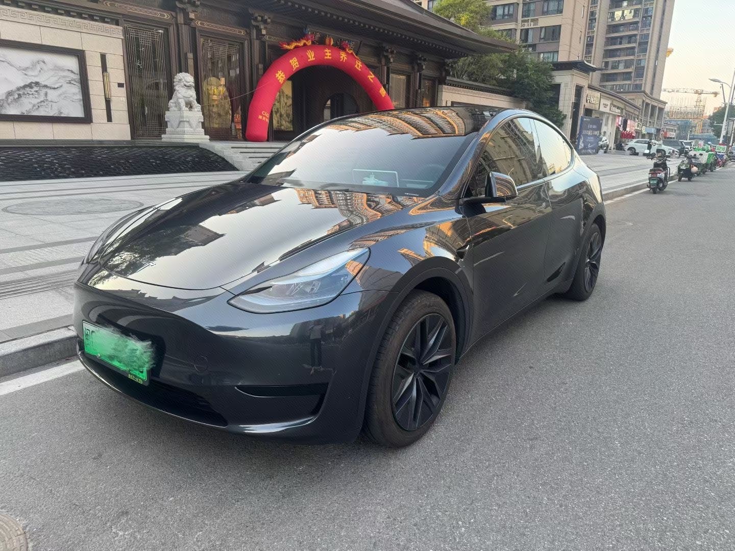 Tesla Model Y 2024 car image 