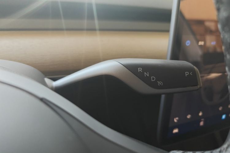 Tesla Model Y 2022 #14 Tesla Model Y 2022 car image #14