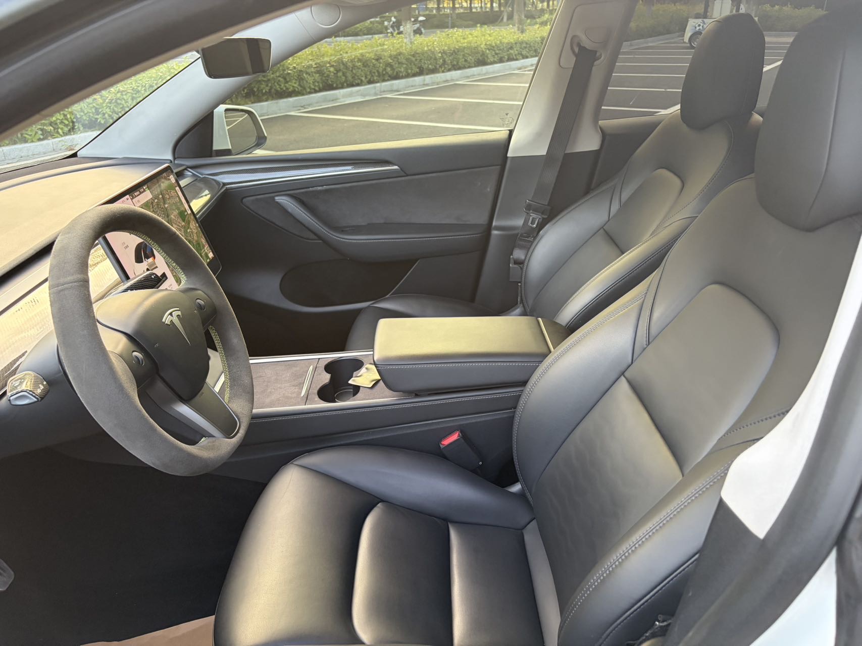 Tesla Model Y 2021 car image #7