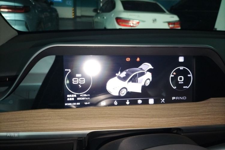 Tesla Model Y 2022 #13 Tesla Model Y 2022 car image #13
