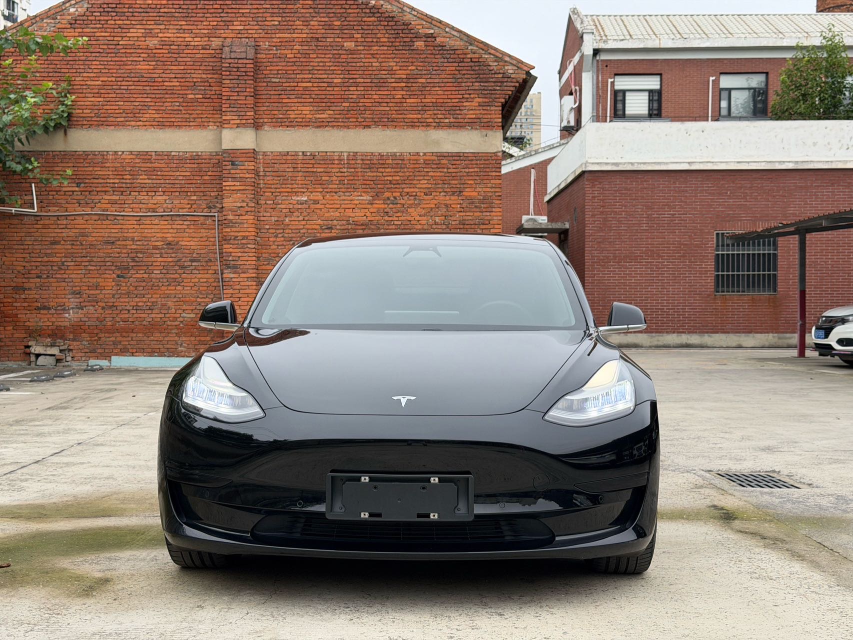 Tesla Model 3 2021 car image #2