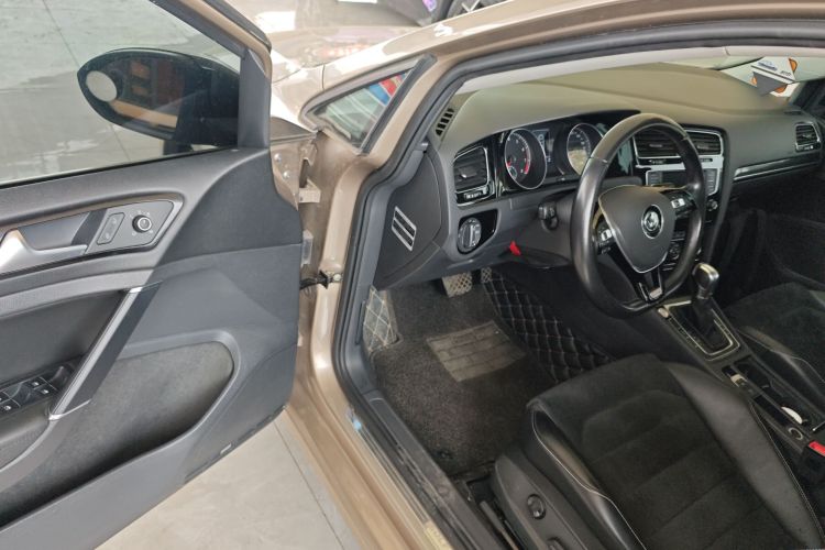 Volkswagen Golf 2015 car image #12
