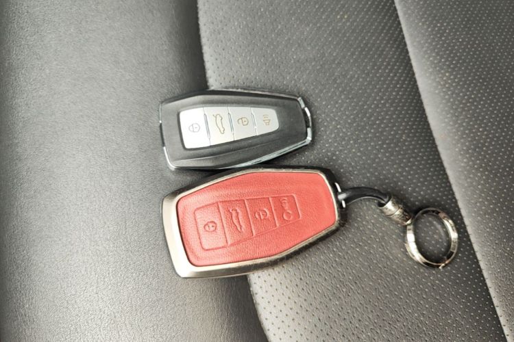 GEELY Emgrand 2020 car image #9