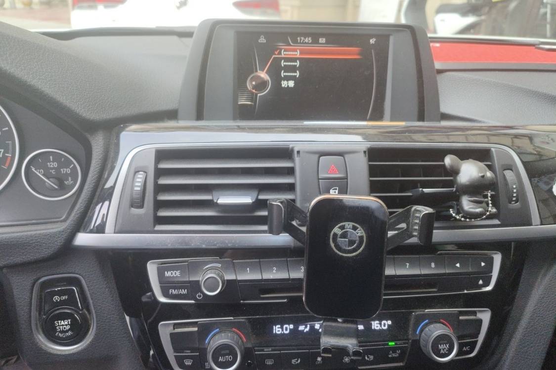 BMW 3 Series 2017 car image #28