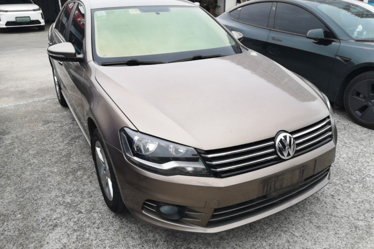 Volkswagen Bora 2015 car image #4