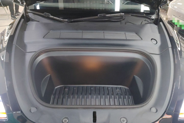 Tesla Model Y 2023 #20 Tesla Model Y 2023 car image #20