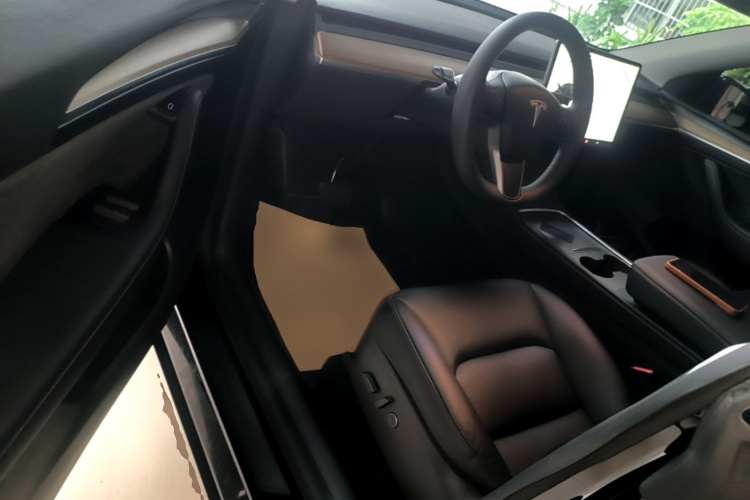 Tesla Model Y 2021 #16 Tesla Model Y 2021 car image #16