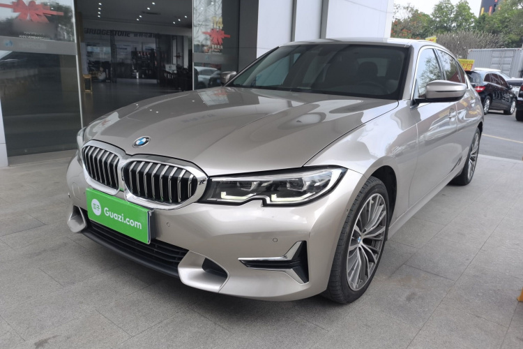 BMW 3 Series 2019 #2 BMW 3 Series 2019 car image #2