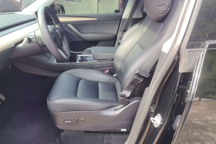 Tesla Model Y 2022 car image #9