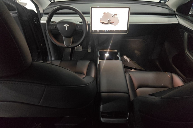 Tesla Model Y 2024 #10 Tesla Model Y 2024 car image #10