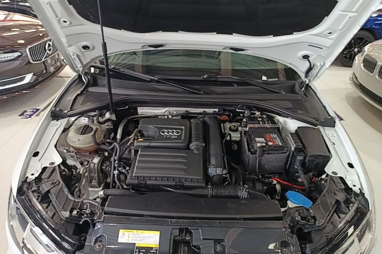 Audi A3 2018 car image #20