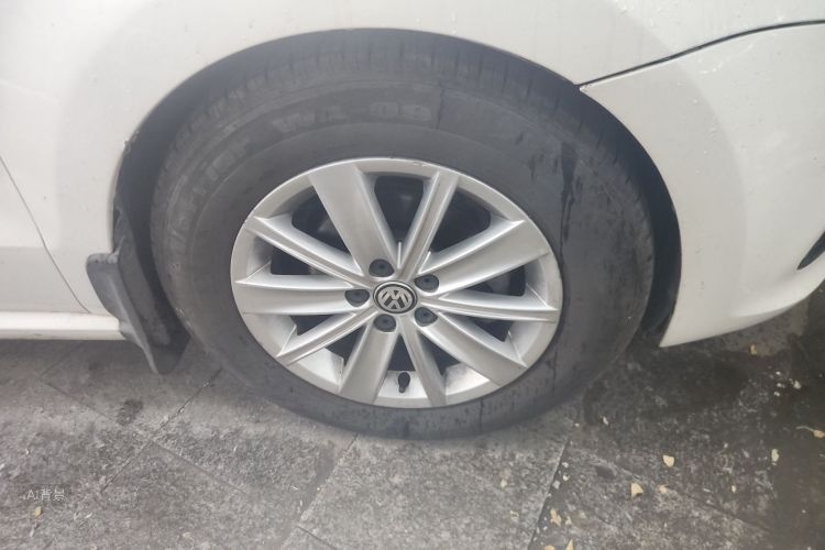 Volkswagen Polo 2015 immagine di auto #9