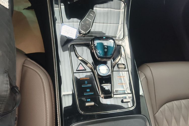 BYD Han 2023 car image #14