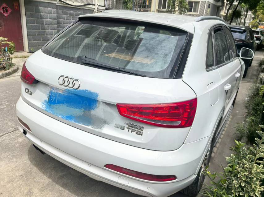 Audi Q3 2013 car image #3