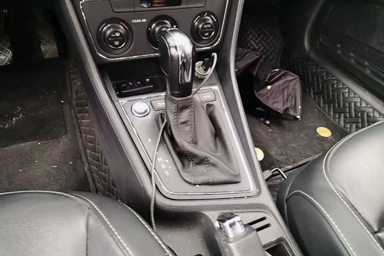 Volkswagen Lavida 2018 car image #14
