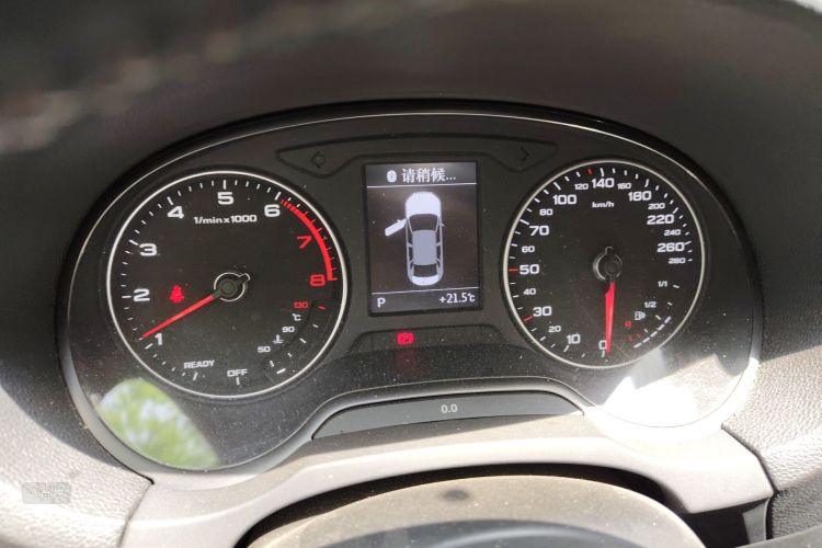 Audi A3 2018 car image #13