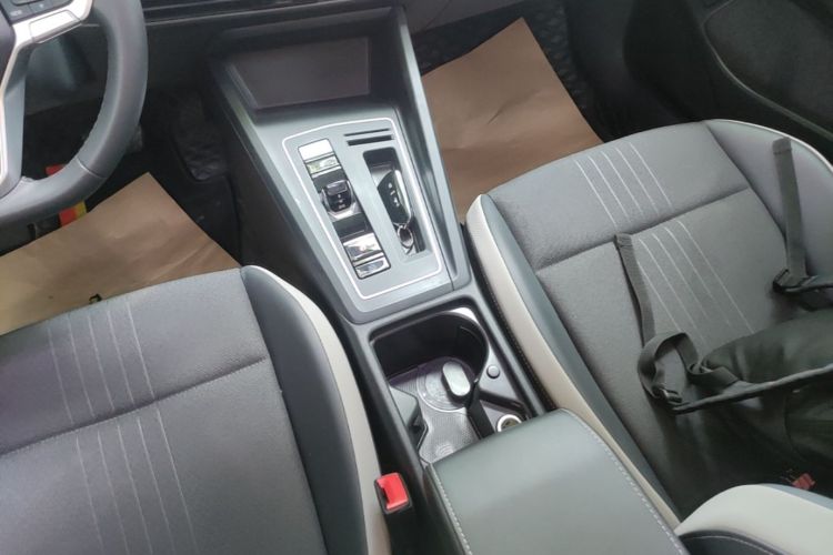 Volkswagen Golf 2023 car image #14