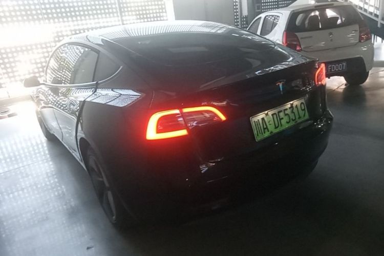 Tesla Model 3 2020 car image #21