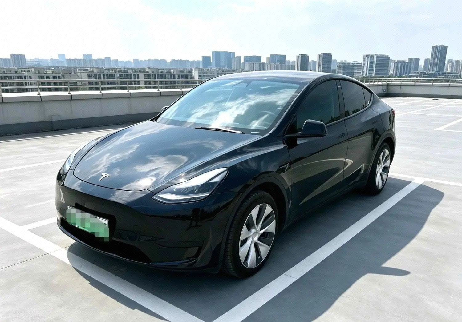 Tesla Model Y 2023 car image 
