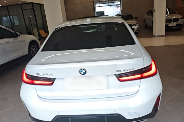 BMW 3 Series 2023 #6 BMW 3 Series 2023 car image #6