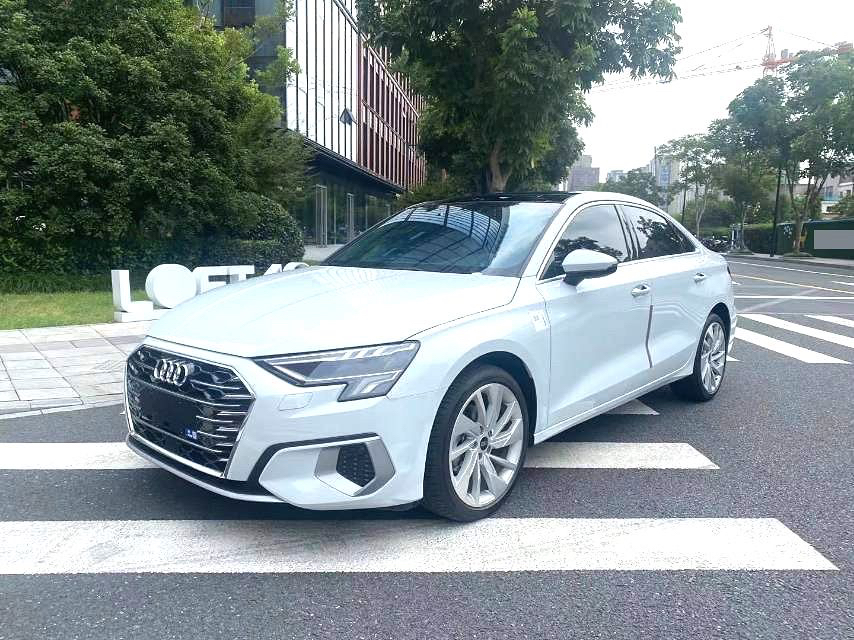 2022 immagine di auto 