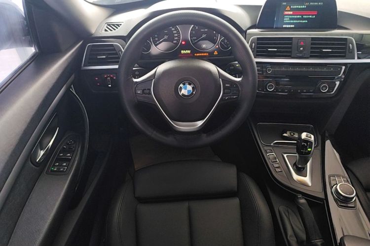 BMW 3 Series GT 2018 car image #11