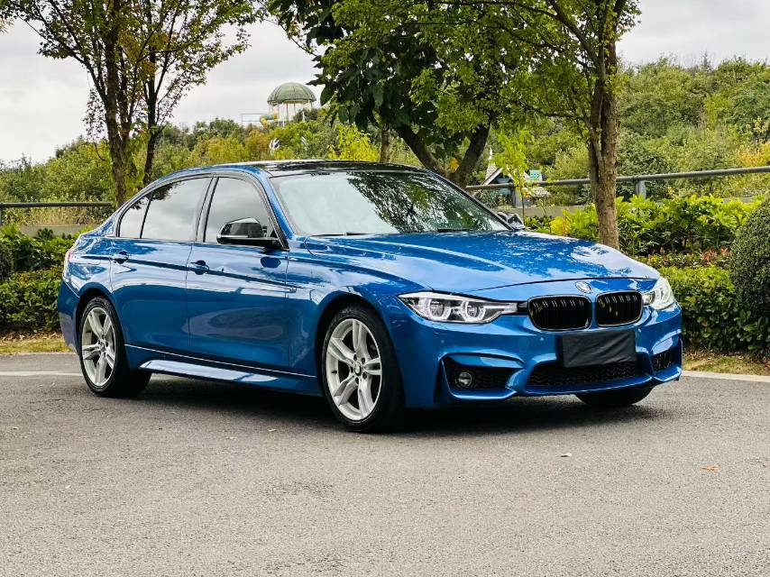 BMW 3 Series 2018 car image #3